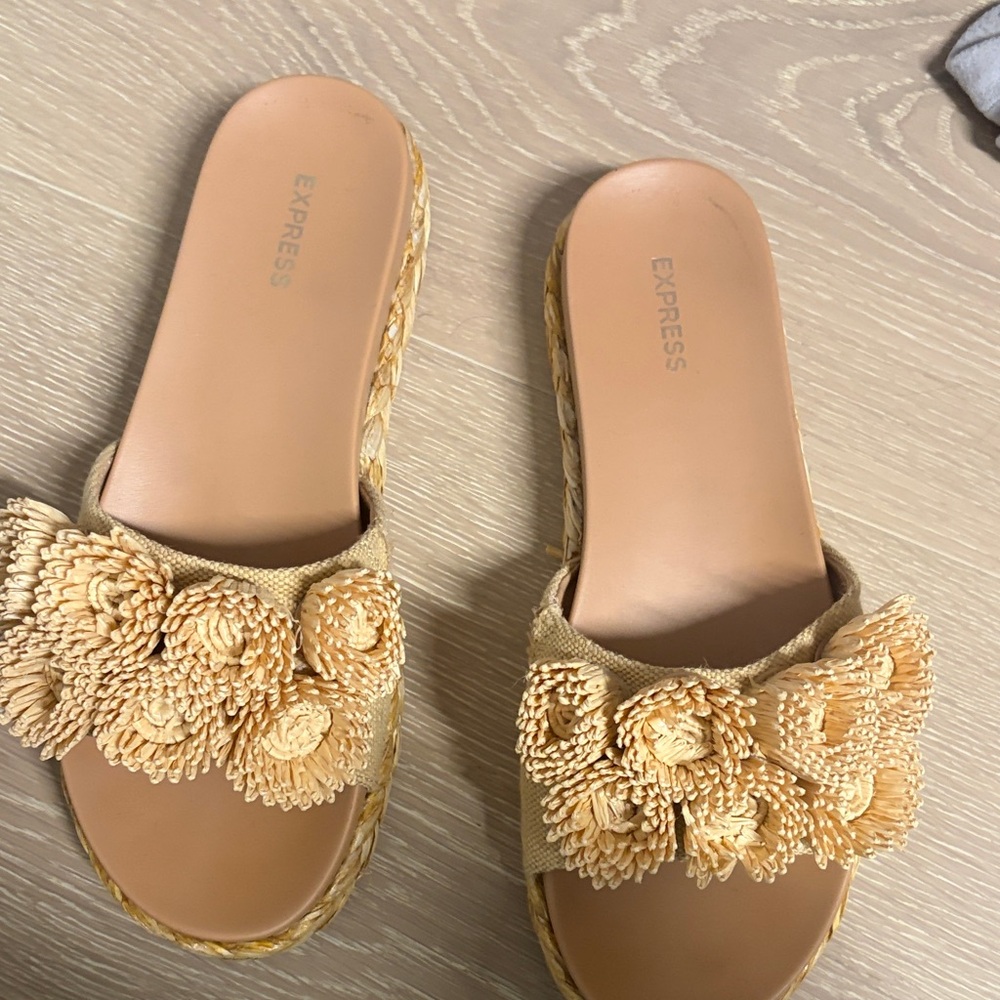 Express Women's Beige Floral Slide Sandals
